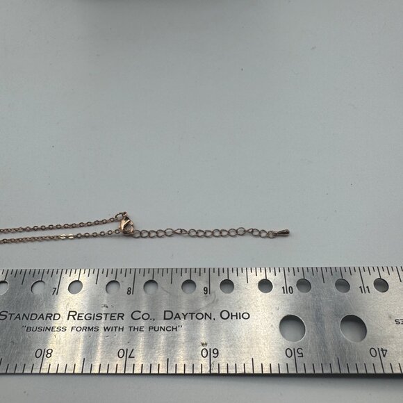 Gold Circle Pendant Necklace With Interlocking Rings On Adjustable Chain - Picture 4 of 4